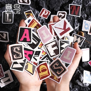 Pacote de adesivos de letras retrô com 52 peças | Alfabeto retrô | Adesivos de diário de lixo | Conjunto de adesivos de planejador | Suprimentos de artesanato para crianças com scrapbooking