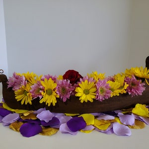 Large Tangled-themed Boat Centerpieces