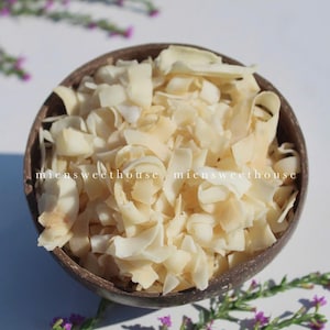 Crispy dried coconut - Dừa sấy giòn - Crispy coconut - Healthy snack - Viet nam snack - Ben tre coconut - Speciality Crispy Dried Coconut