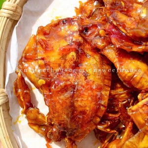 Calamares secos picantes: aperitivo vietnamita con ajo y chile (250 g)
