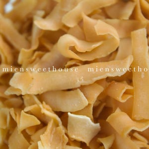 Dừa sấy giòn - Coconut Chips - Crispy dried coconut - Coconut treat - Crispy Natural Snack, Healthy Vegan Treat, No Preservatives - Ben Tre