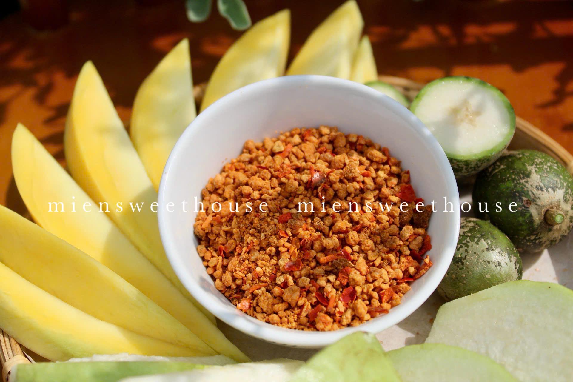 Tay Ninh Chili Salt | Tay Ninh Chili-flavored Salt Mixture | Muối ớt Tây Ninh |  Tay Ninh Salt | Vietnamese salt | Dipping Fruit salt