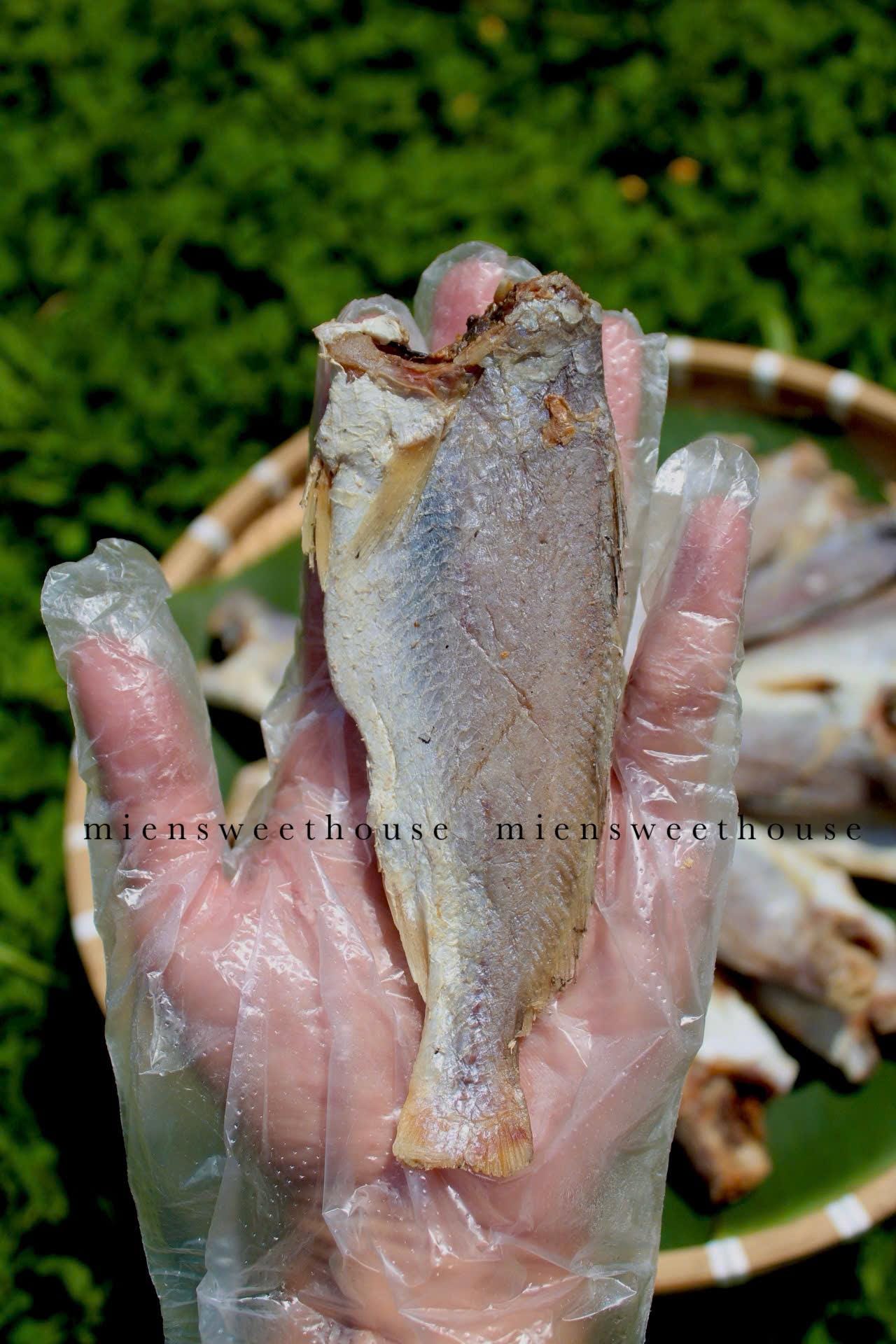 Dried Yellow Croaker Fish - Khô Cá Đù - Vietnamese Salted Croaker Fish ...