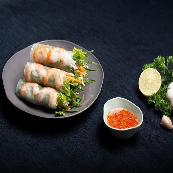 Three Ladies Super Thin Spring Roll Rice Paper Wrappers Banh Trang 28 Cm 10  Oz. pack of 2 