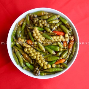 Ớt xiêm ngâm giấm - Pickled bird’s eye chilli - Ớt hiểm tiêu xanh ngâm giấm - Vietnamese pickled chili