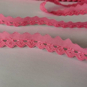 1,95 EUR/Meter Festonspitze Baumwollspitze 2,5 cm breit Wäschespitze dunkel Rosa