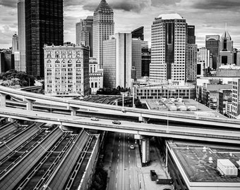 Skyline in black and white  - Pittsburgh, PA