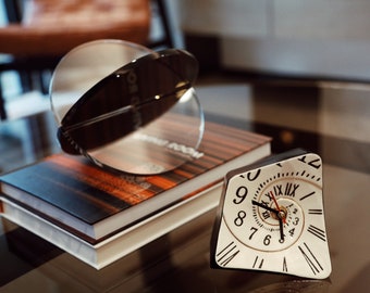 Time and Space Distorted  Creative Clock，Inspired by Dali’s 《La persistencia de la memoria》