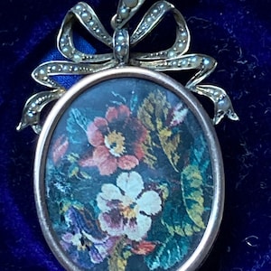 Edwardian Seed Pearl Pendant Locket 9 ct Gold