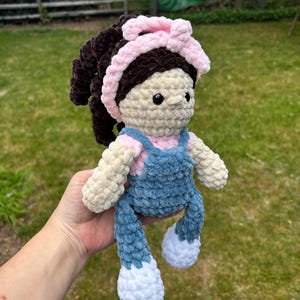 Crochet Ms. Rachel Doll Handmade Plush Educational Toy Soft Amigurumi Doll for Toddlers & Fans Montessori-Inspired Gift