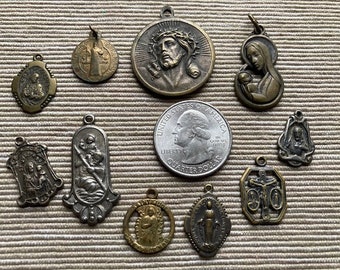 Vintage Religious medals, vintage Catholic medals in nice condition