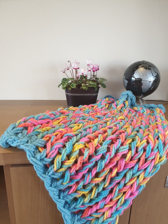 chunky knit blanket blue