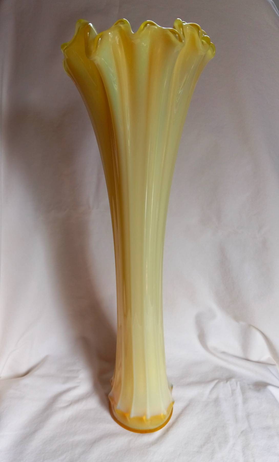 Vintage Rare Large Fostoria Heirloom Yellow Opalescent Glass Swung Vase