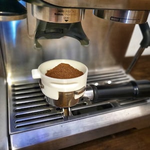 Embudo dosificador Breville/Sage Barista Express/Pro/Touch con botón de disparo de molinillo de 54 mm NUEVA VERSIÓN V2.0