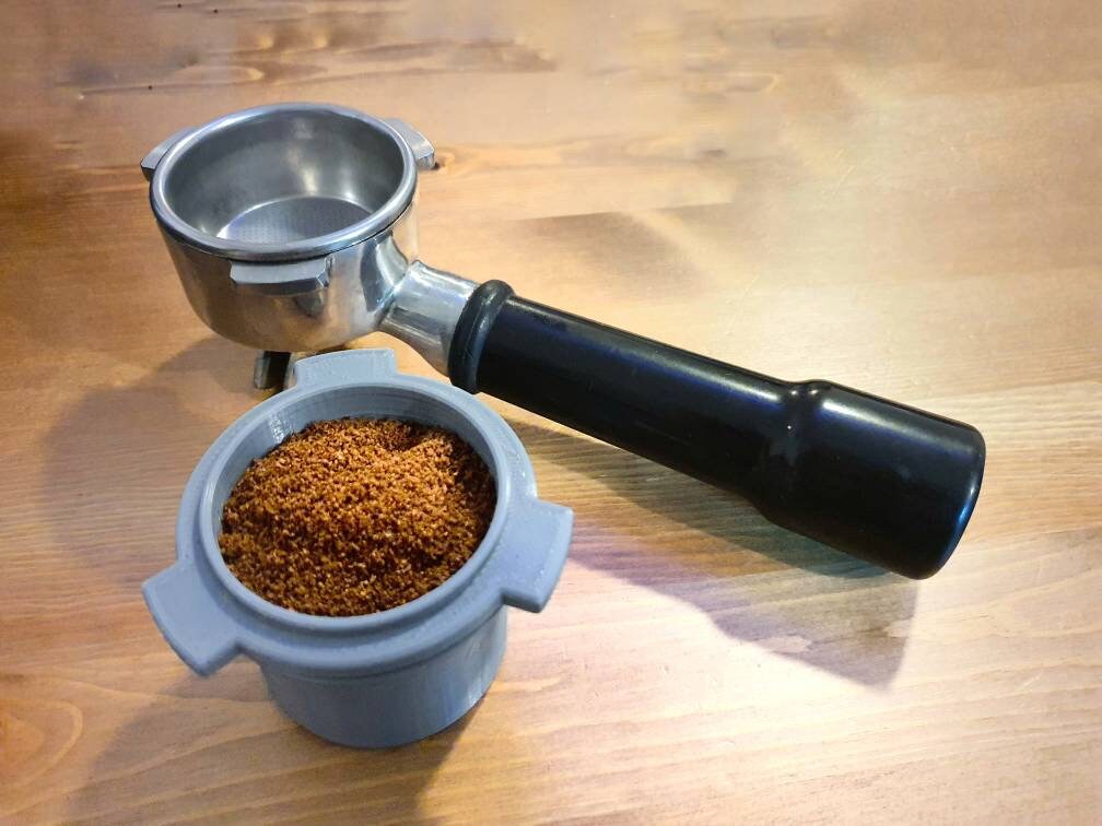 Adattatore per mbuto dosatore portafltro Brevlle da 54 mm / Smart Adattatore per mbuto dosatore portafltro Brevlle da 54 mm / Smart