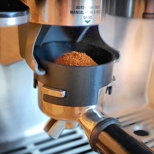 Embudo dosificador Breville/Sage Barista Express/Pro/Touch con botón de disparo de molinillo de 54 mm NUEVA VERSIÓN V2.0