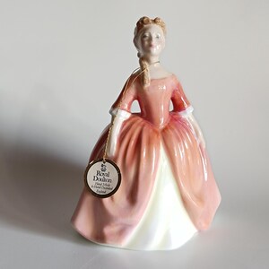 Royal Doulton Debbie HN 2400 Peggy Davis Designer Porcelain Figure Figurine Folk Art