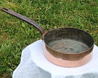 Antique Hammered Copper Saute Pan French 1900s Finition Martelée 2mm Thick Rondeau Pan 24 cm Saucepan Cookware Professional Quality