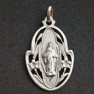 Art Nouveau Silver Religious Medal Virgin Mary Pendant with Foliage