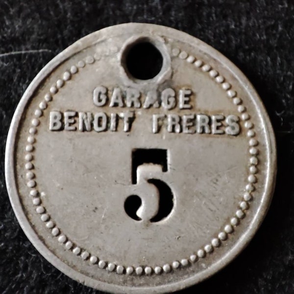 Vintage Garage Car Key Tag French Key Chain Plaque Number 5 Aluminum