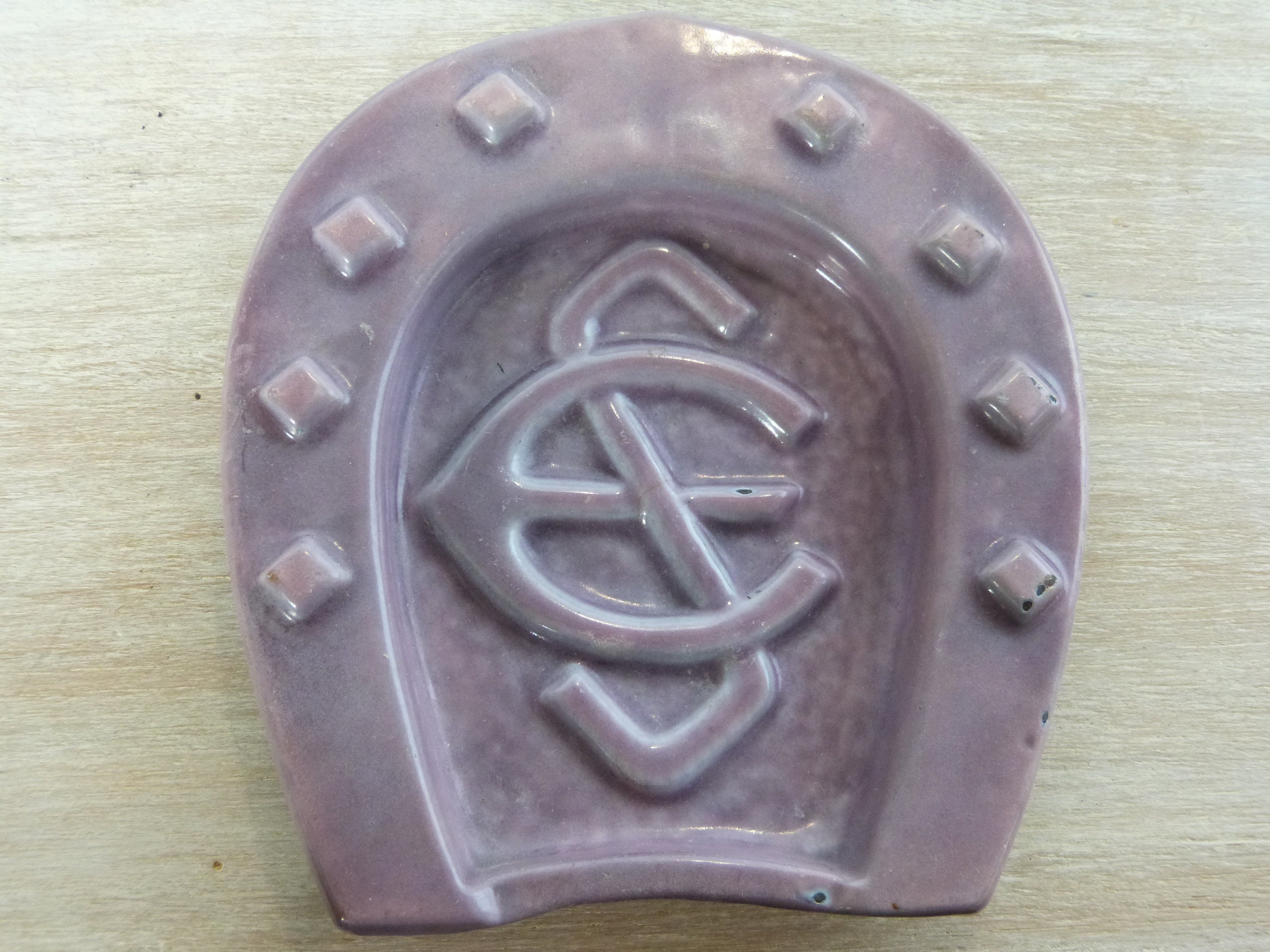 Plateau de Pièces Monnaie en Fonte Vide Poche Antique Français Publicité Lucky Horse Shoe Se Initial