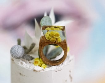 Anel de resina com flores amarelas, anel natural, anéis de resina de madeira, anel de madeira de terrário, anel de resina feminino, joias de anel de flores reais