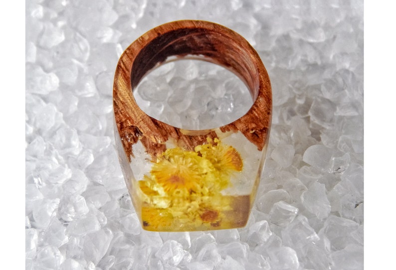 Real Flowers Ring Jewelry Resin Rings Wood Terrarium Wood Ring Resin Ring Women Nature Ring Resin Ring with Yellow Flowers