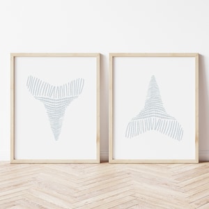 Impressão costeira de dente de tubarão, conjunto de dois, arte de parede de dentes de tubarão imprimível, decoração de berçário costeiro, arte moderna de dente de tubarão, decoração costeira