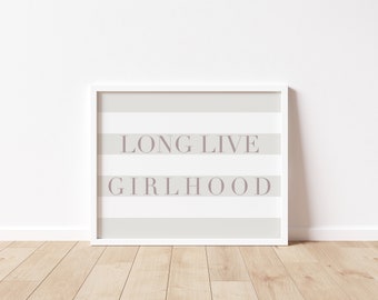 Lang leve de meisjesjaren gestreepte print, afdrukbare meisjeskunst aan de muur, het decor van de meisjeskwekerij, het decor van de meisjesspeelkamer