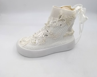 White Bow lace pearl wedding shoes bride Increase within shoes  light white canvas shoes Soft soled shoes