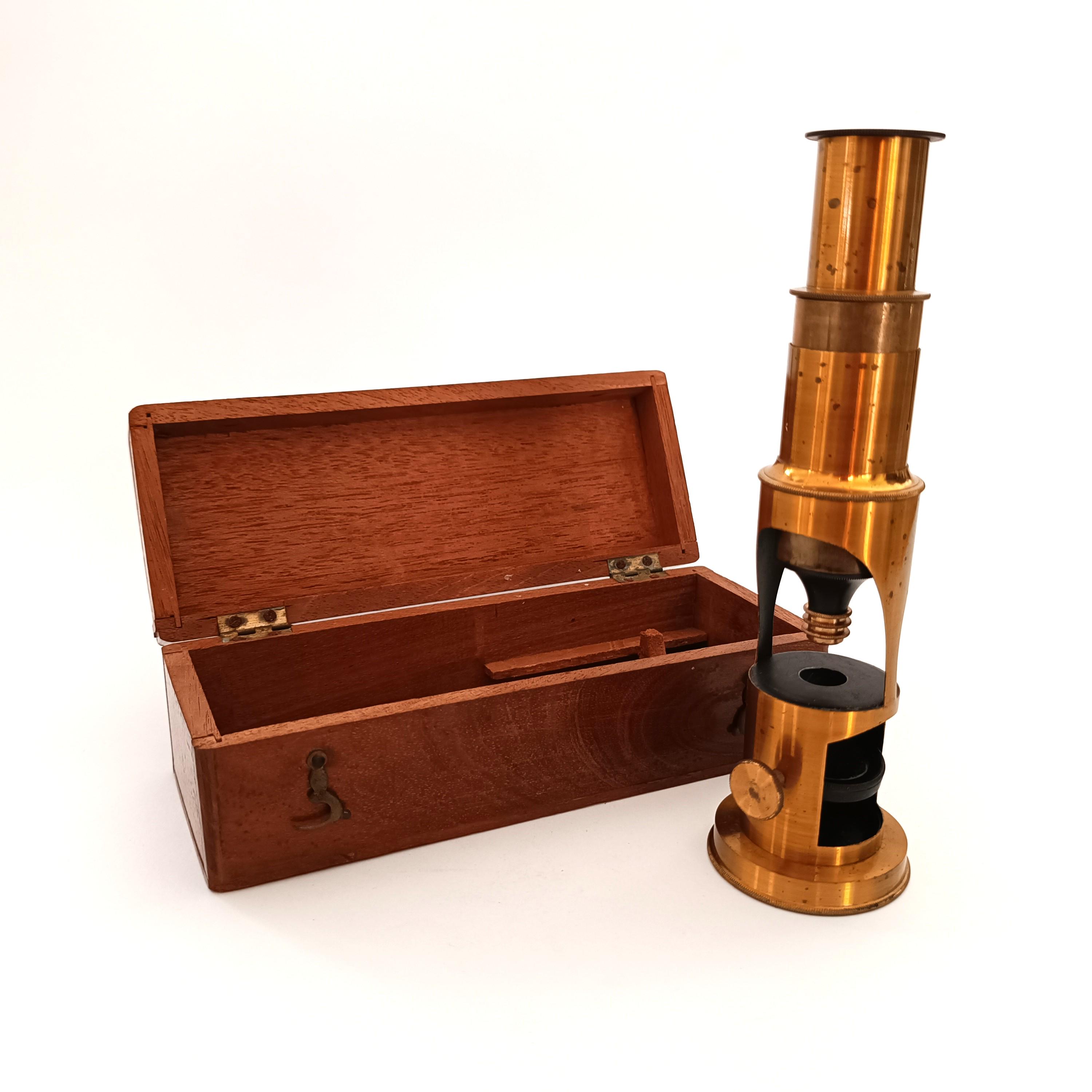 Microscope OPTICO PARIS Années 50 ou 60 avec Boite en bois origin