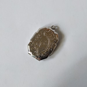 Medaglione vintage in argento sterling inciso
