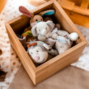 Wooden box in oak is ideal for storage and to decorate shelves
