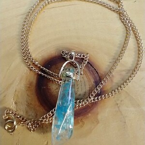 Clear / Blue Crystal Resin Hanger Ketting