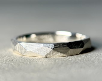 Faceted Argentium Silver Ring - 3mm Slim Textured Band - 935 - Mens or Ladies Sizes - Industrial geometric Minimalist - Handmade in Britain