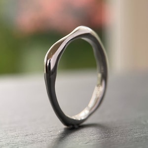 Molten Argentium Silver Ring - Minimalist Stacking Band - 935 - Flowing asymmetrical Lava Design- Handmade in the UK
