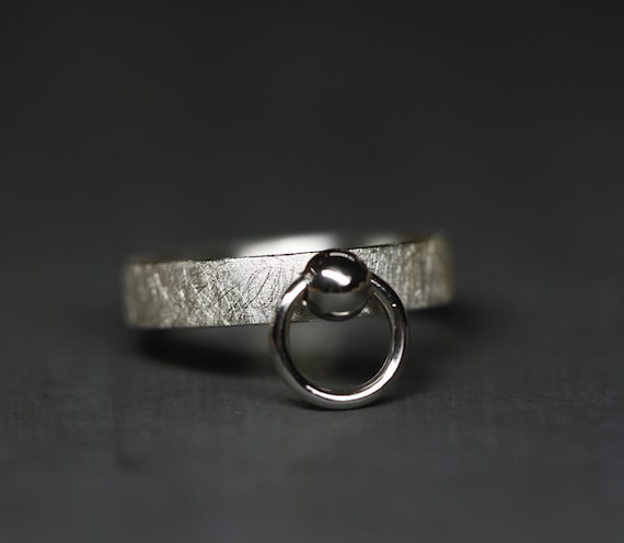 Ring of O, basics Silver Ring, Narrow, Subtle, Ice-matt, O-ring, BDSM,  Goldsmith, Production, Brushed, Scratched Surface -  Hong Kong