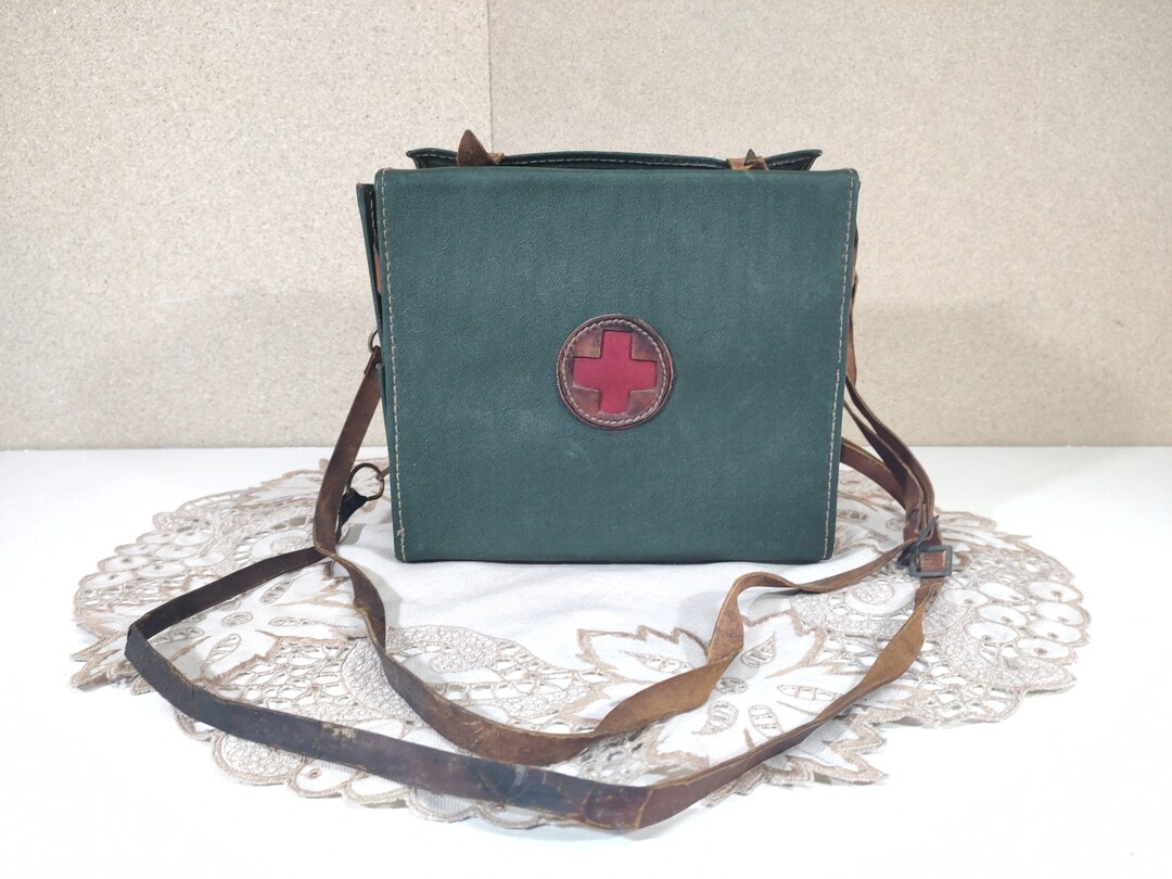 日本軍、救急嚢、陸軍、海軍 日本軍 陸軍 海軍 衛生兵 バッグ 嚢 鉄帽