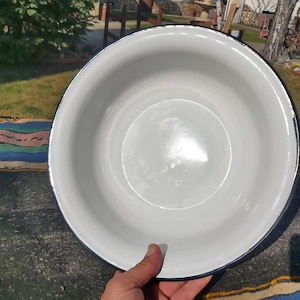 Vintage Enamel Wash Basin: Rustic Metal Kitchen Bowl, Garden Planter