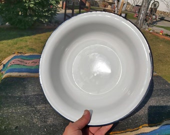 Vintage Emaille Waschbecken: Rustikale Metall Schüssel / Übertopf