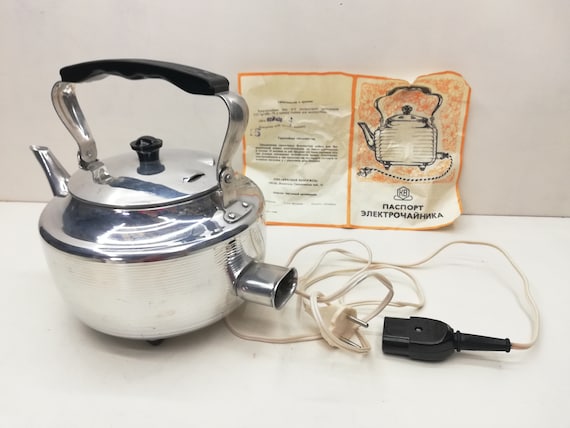 Théière électrique vintage Bouilloire en aluminium avec poignée en  plastique Capacité de la bouilloire soviétique 2L Appareil électrique de  cuisine Neuf inutilisé -  France