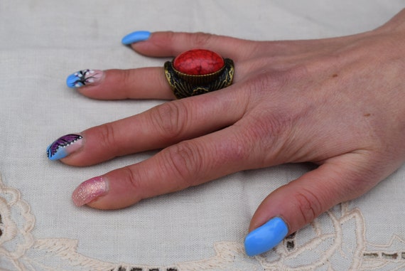 Vintage brassy ring - Ring with red stone - Old r… - image 2