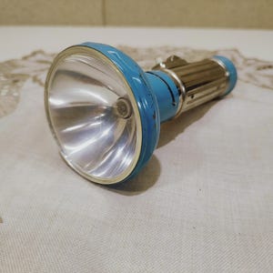 Vtg metal handheld torch flashlight - &quot;ARTAS FOCUS DDR&quot; - Battery powered lantern - Working condition - Police flashlight - Travel adventure