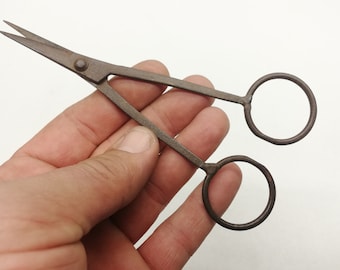 1940s Vintage Sewing Scissors: Rare Rusty Metal Craft Tool