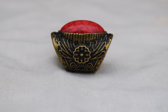 Vintage brassy ring - Ring with red stone - Old r… - image 7