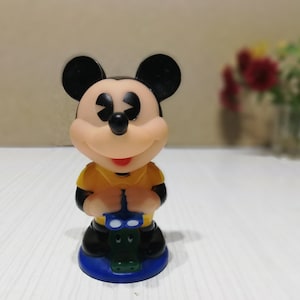 Mickey Mouse rubber toy - Baby toy - Rubber doll - Favorite cartoon character - Bath toy - Squeeze toy - Vintage toy Walt Disney from 80s