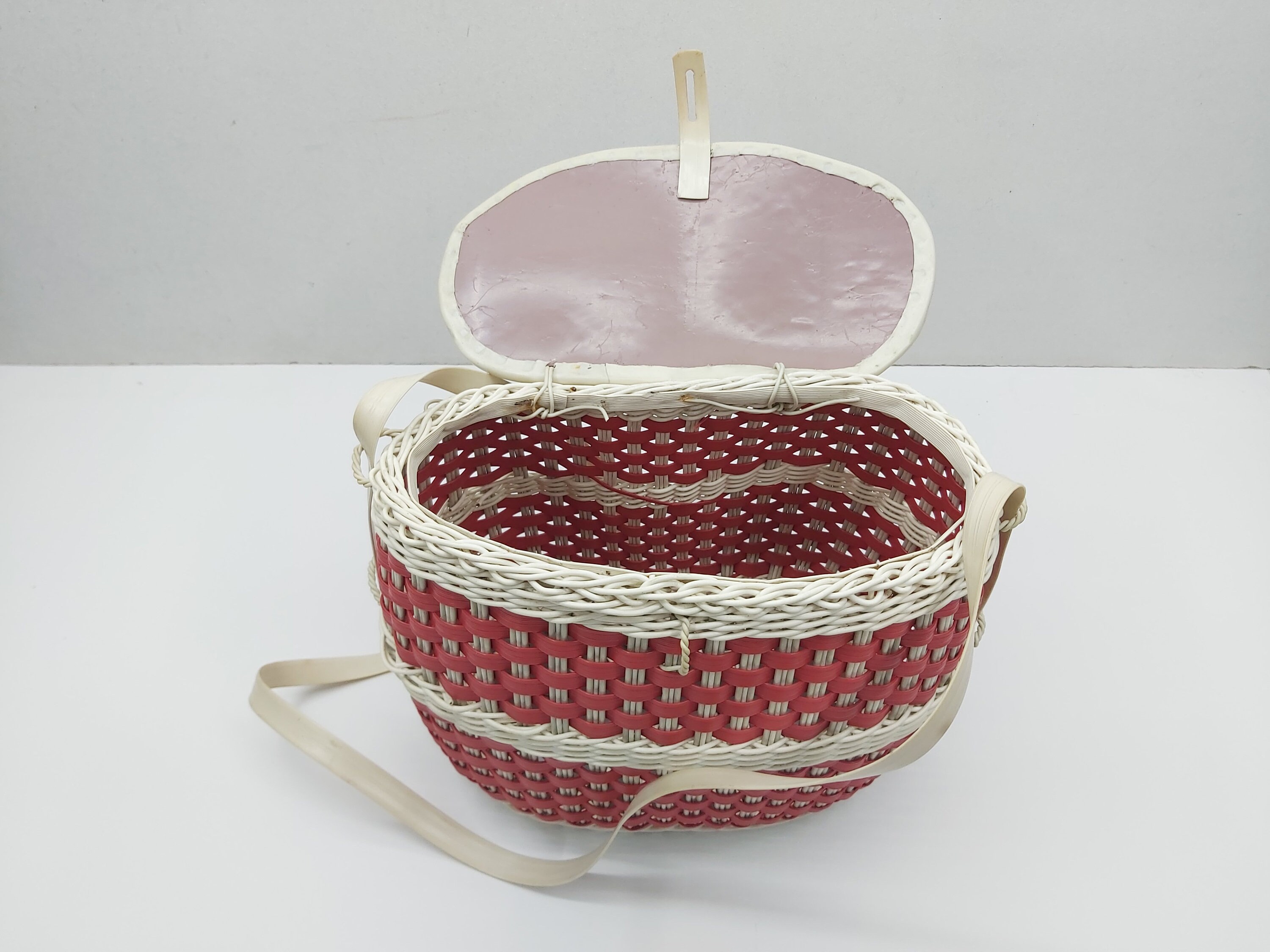 Vintage Fish Basket Plastic Picnic Basket Fishing Creel Etsy