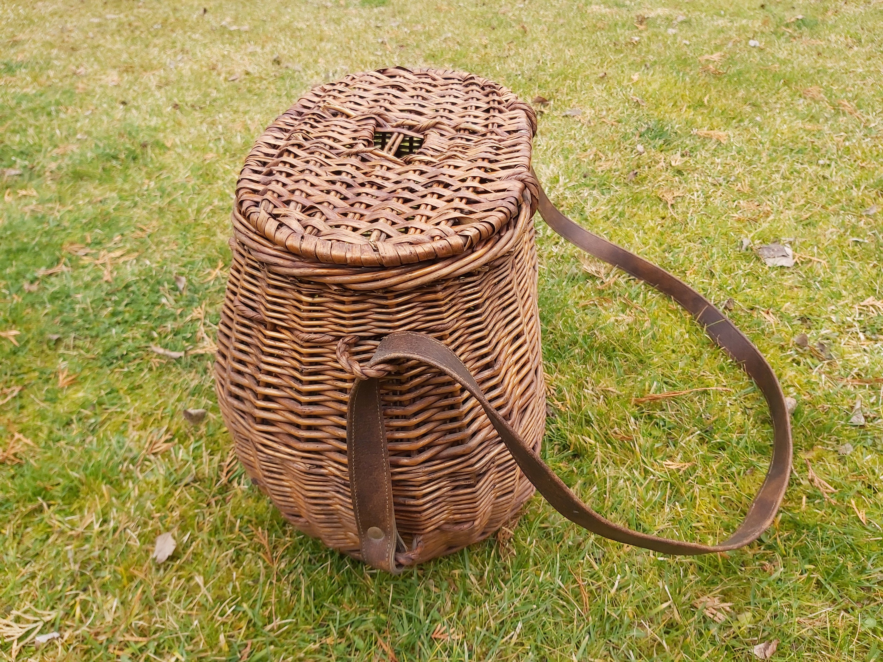 Vintage fly fishing creel Fishing wicker basket Woven Etsy