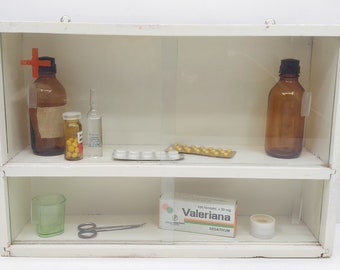 Vintage Wooden Medicine Cabinet: Shabby Chic Apothecary Shelf