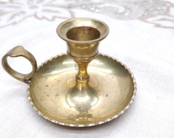 Vintage brass candle holder - Small chamber candlestick holder - Candle stand with handle - Portable candleplate - Art home decor candelabra